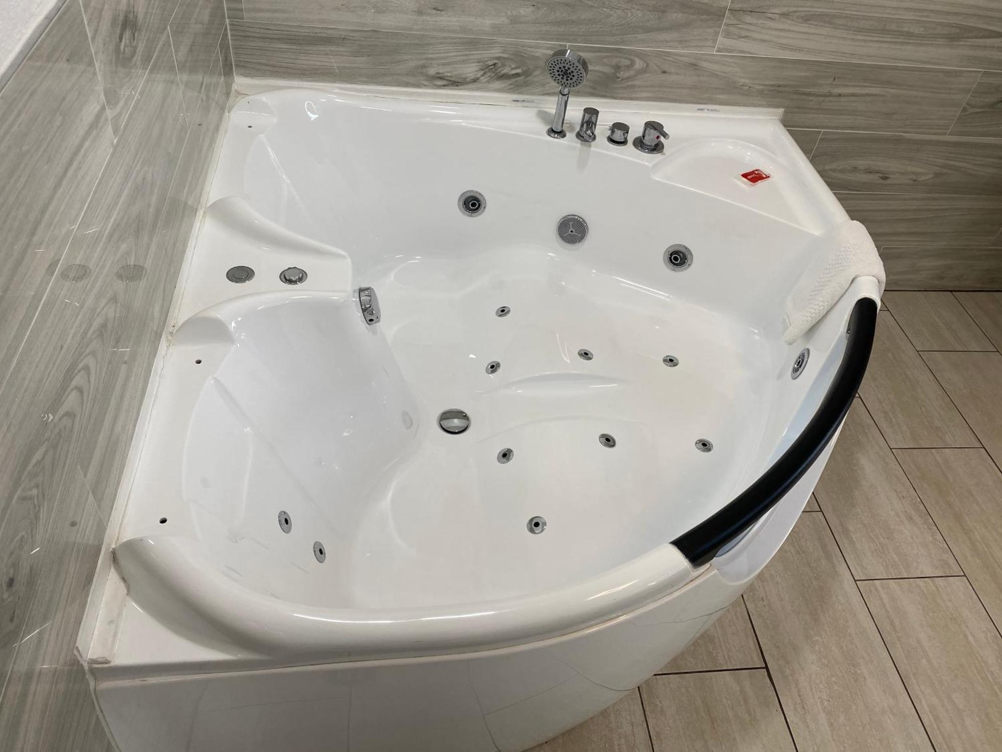 אלבני Econolodge Inn & Suites מראה חיצוני תמונה