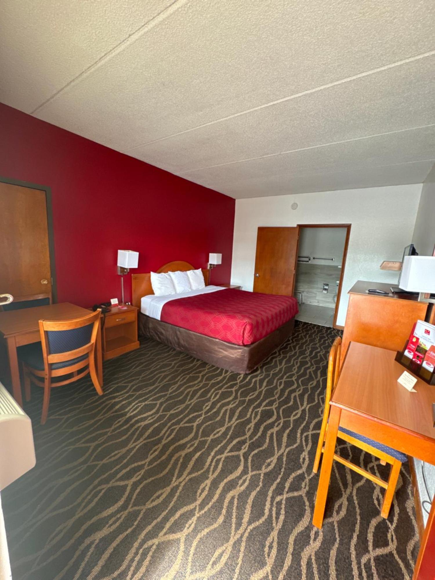 אלבני Econolodge Inn & Suites מראה חיצוני תמונה