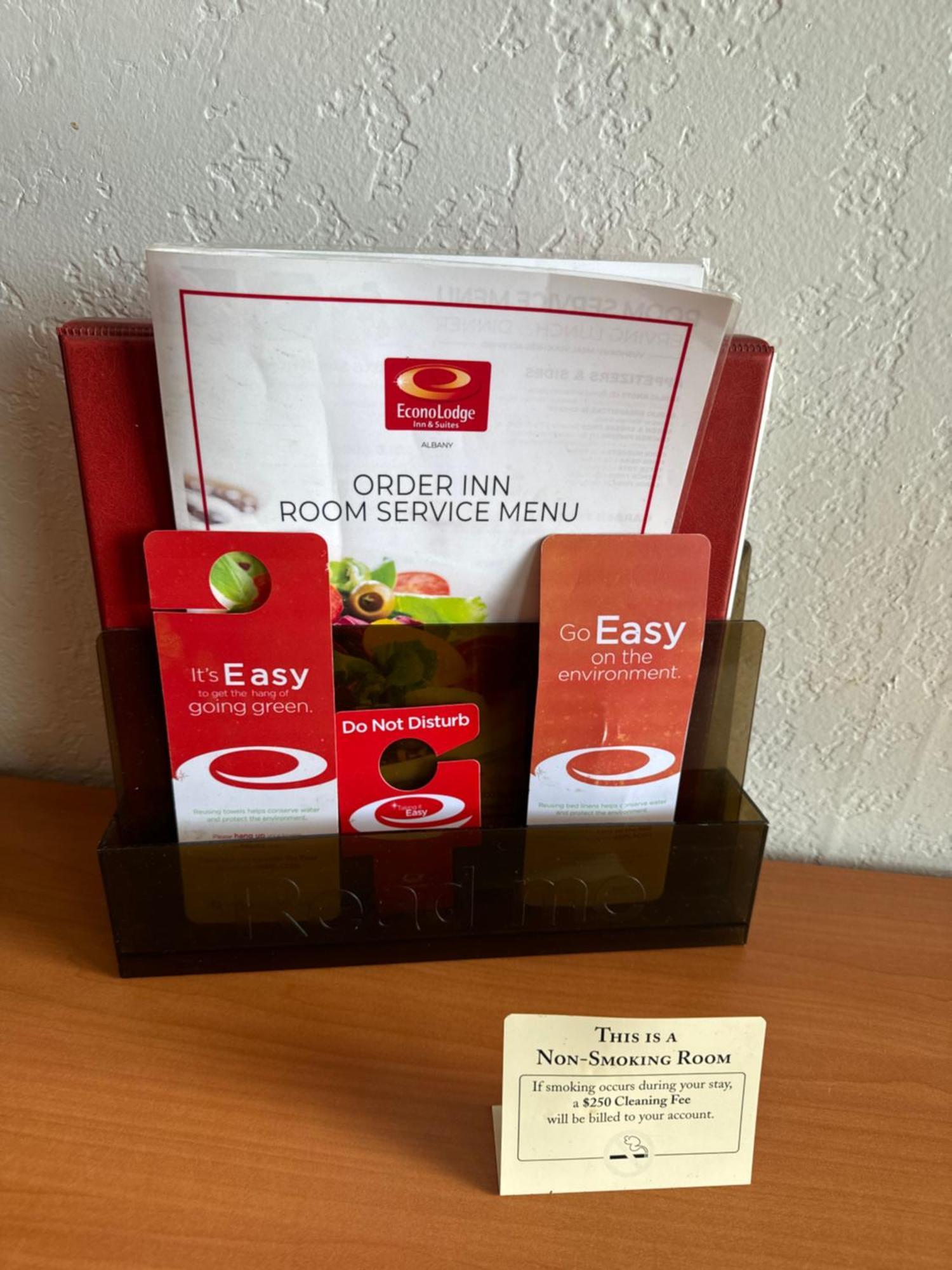 אלבני Econolodge Inn & Suites מראה חיצוני תמונה