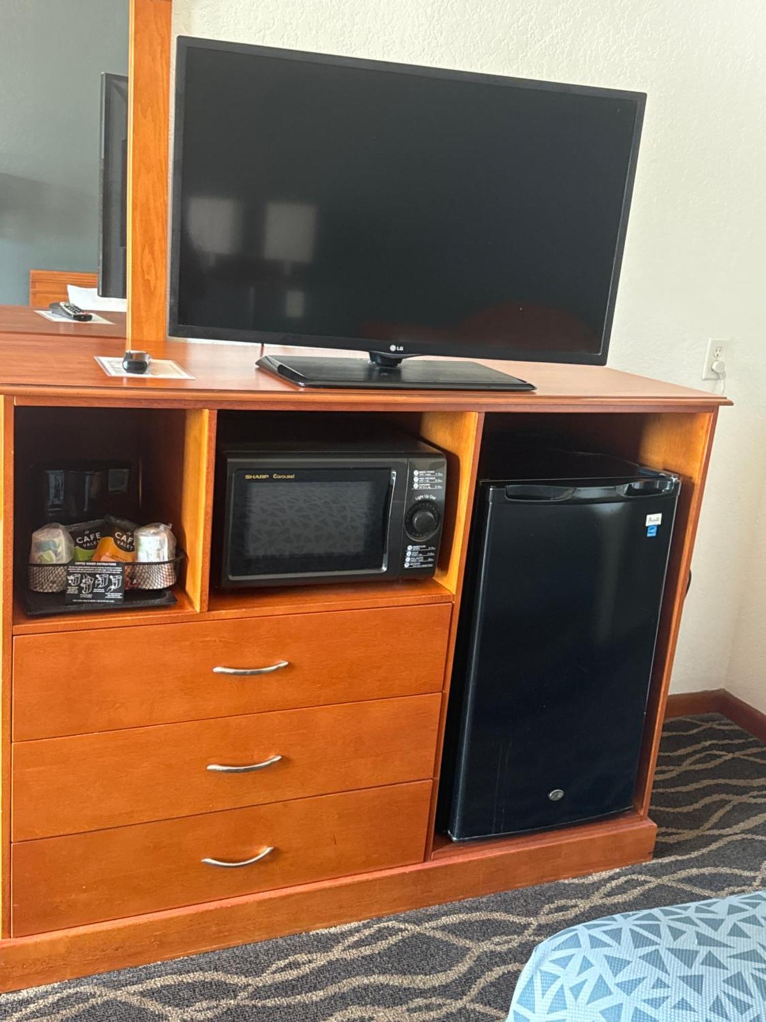 אלבני Econolodge Inn & Suites מראה חיצוני תמונה