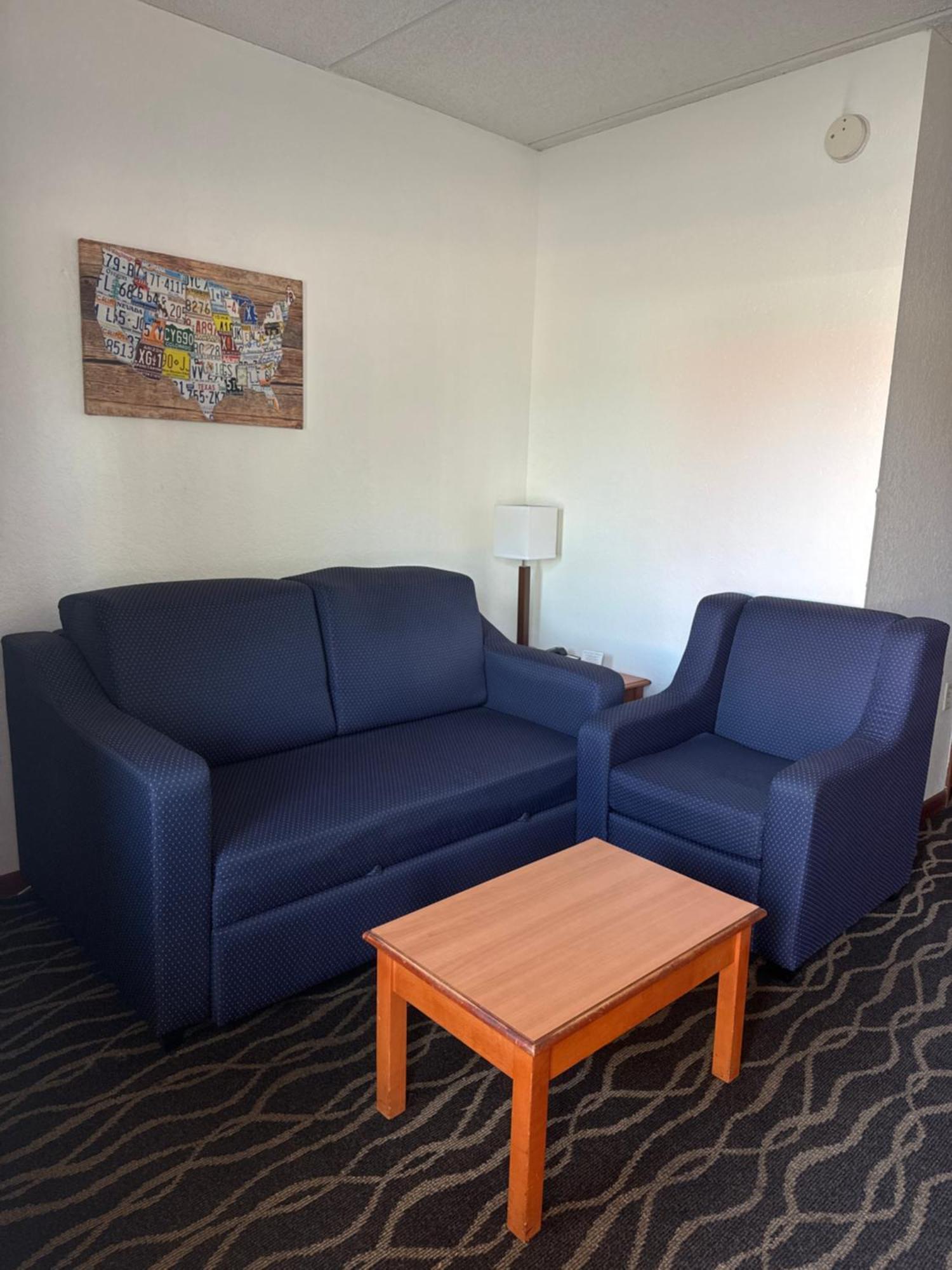 אלבני Econolodge Inn & Suites מראה חיצוני תמונה