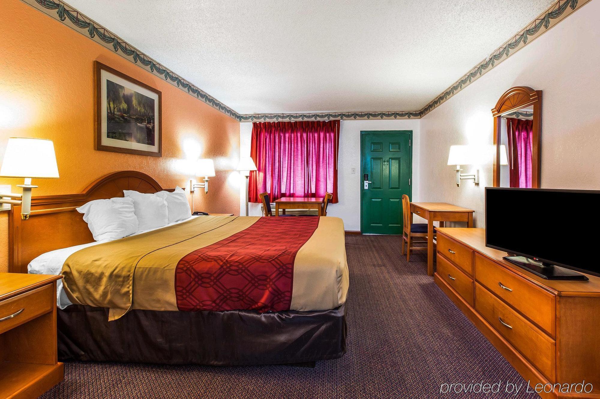 אלבני Econolodge Inn & Suites מראה חיצוני תמונה
