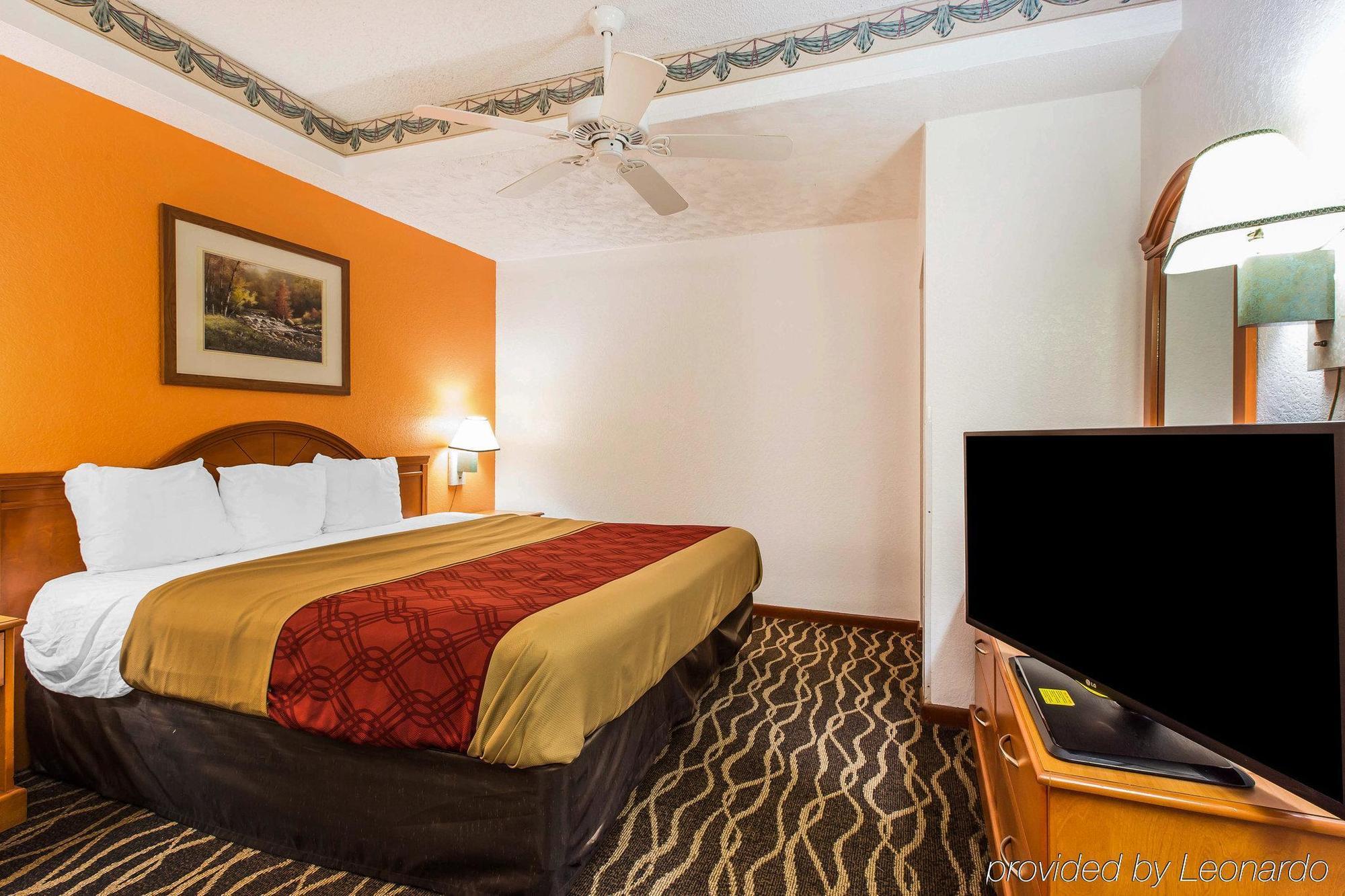 אלבני Econolodge Inn & Suites מראה חיצוני תמונה