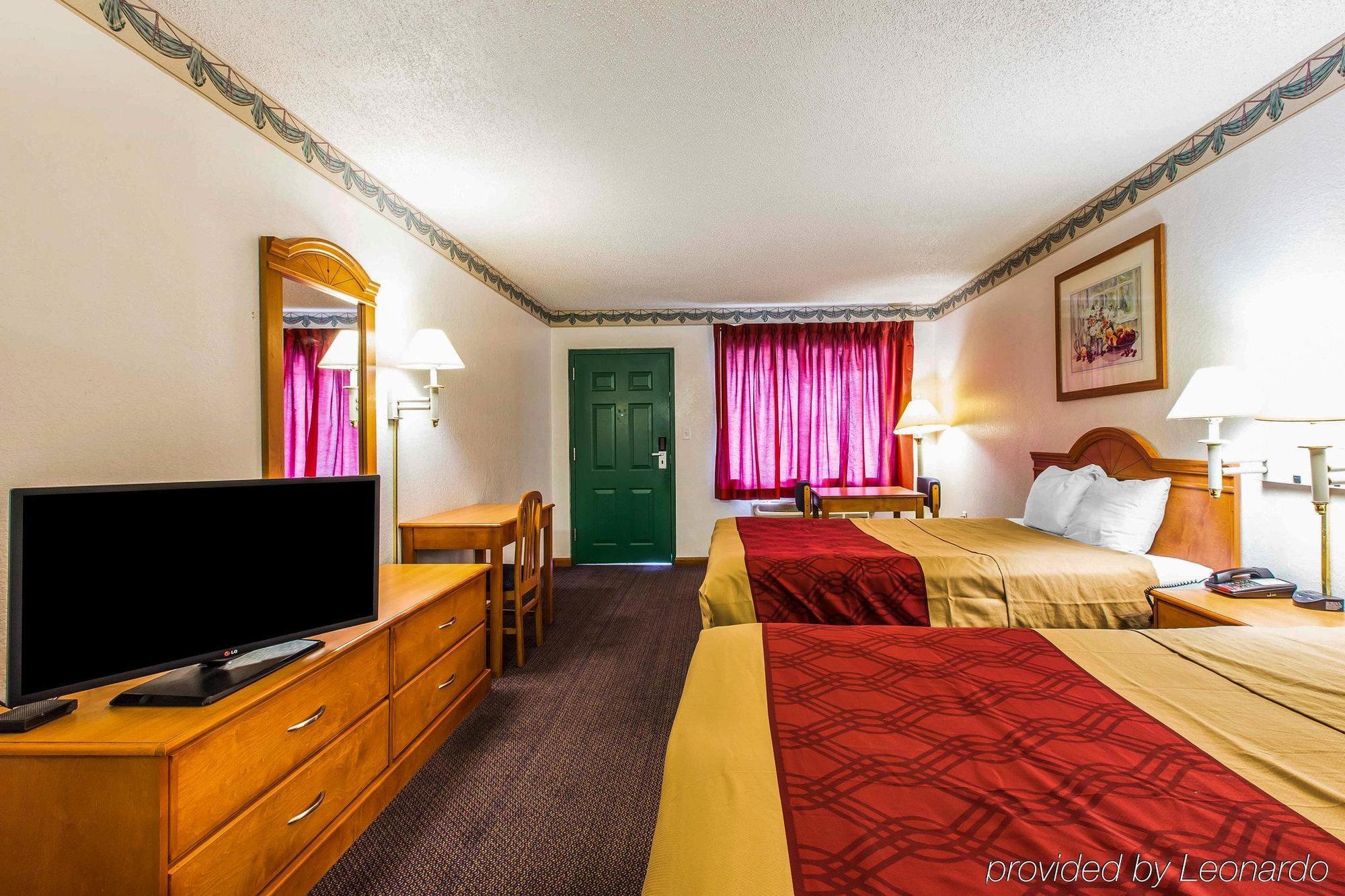 אלבני Econolodge Inn & Suites מראה חיצוני תמונה