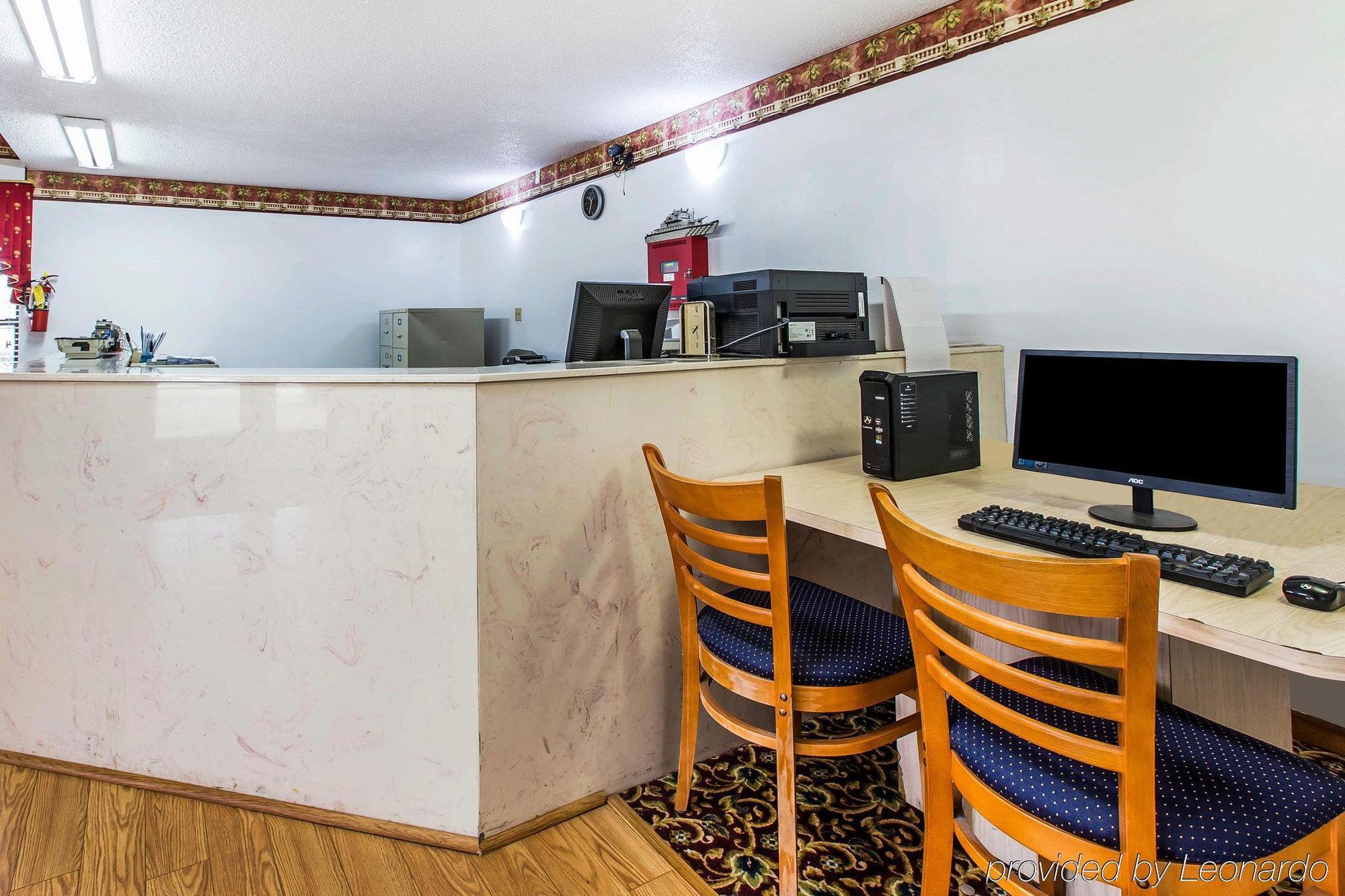 אלבני Econolodge Inn & Suites מראה חיצוני תמונה