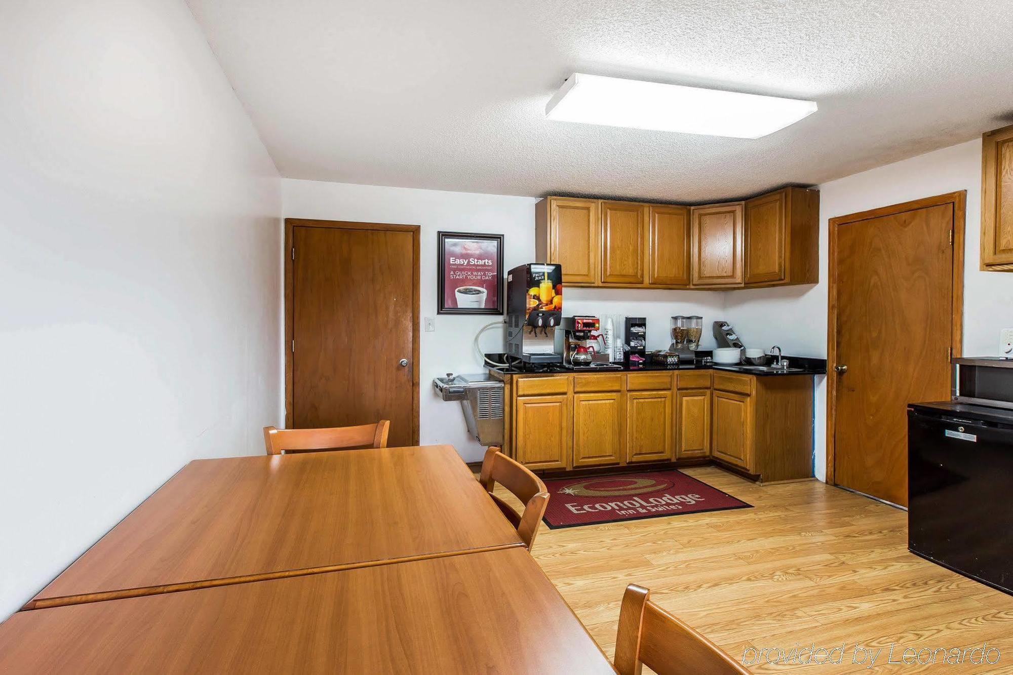אלבני Econolodge Inn & Suites מראה חיצוני תמונה