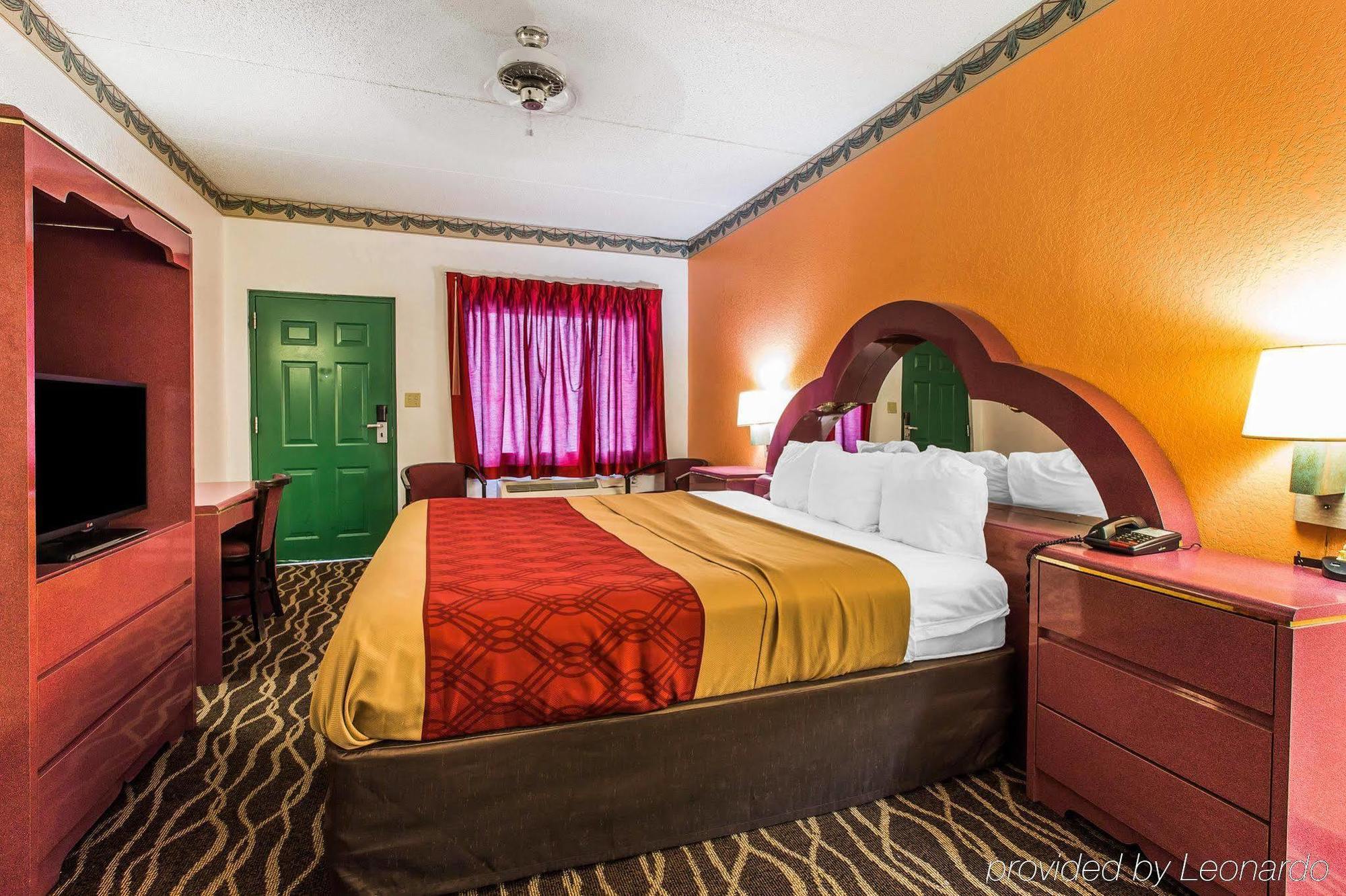 אלבני Econolodge Inn & Suites מראה חיצוני תמונה